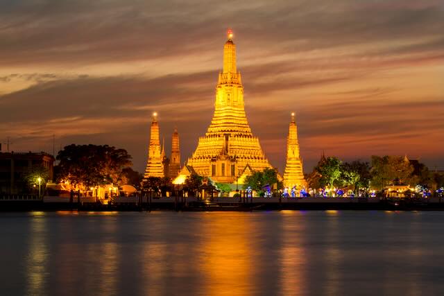 Wat Arun Temple